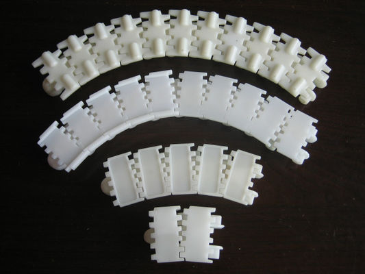 LF63I Flexible chains with side cleats for flexible modular conveyor systems