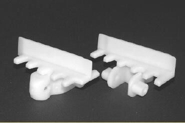 LF83I Flexible conveyor chains with cleats for aluminium modular systems materials POM white